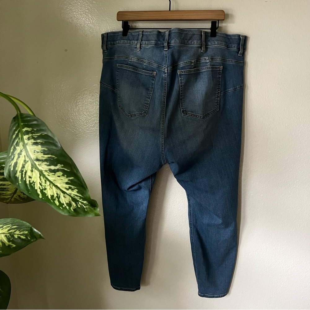 Torrid | Short Bombshell Skinny Premium Stretch High-Rise Jean - Picture 4 of 7